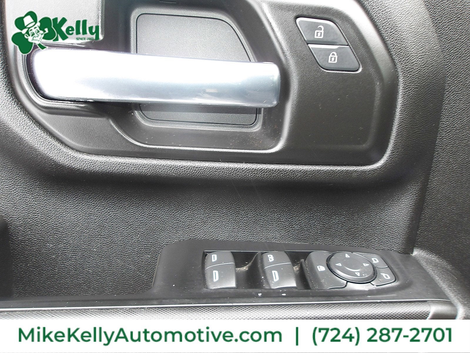 2022 Chevrolet SILVERADO Custom