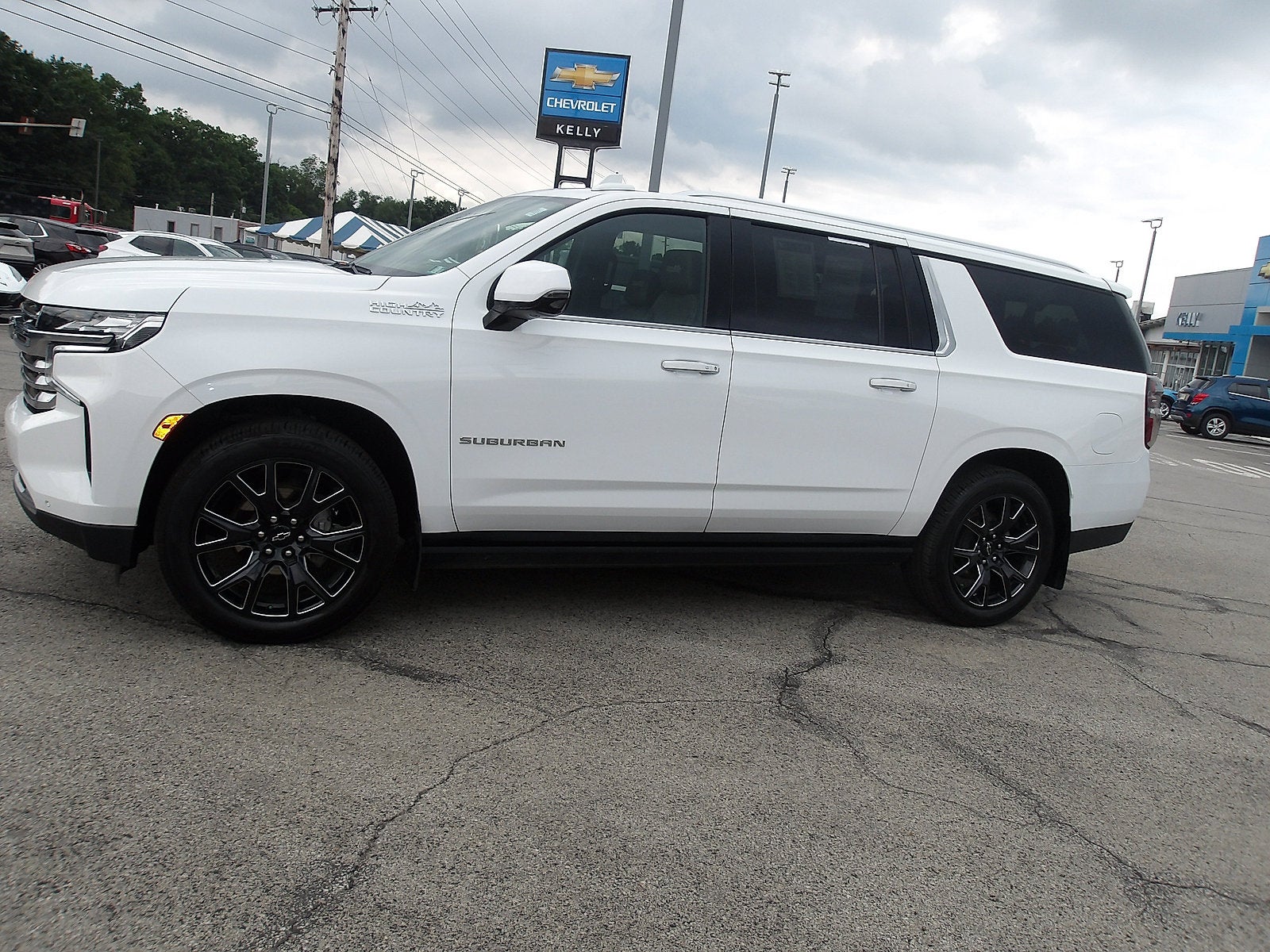 2023 Chevrolet Suburban High Country