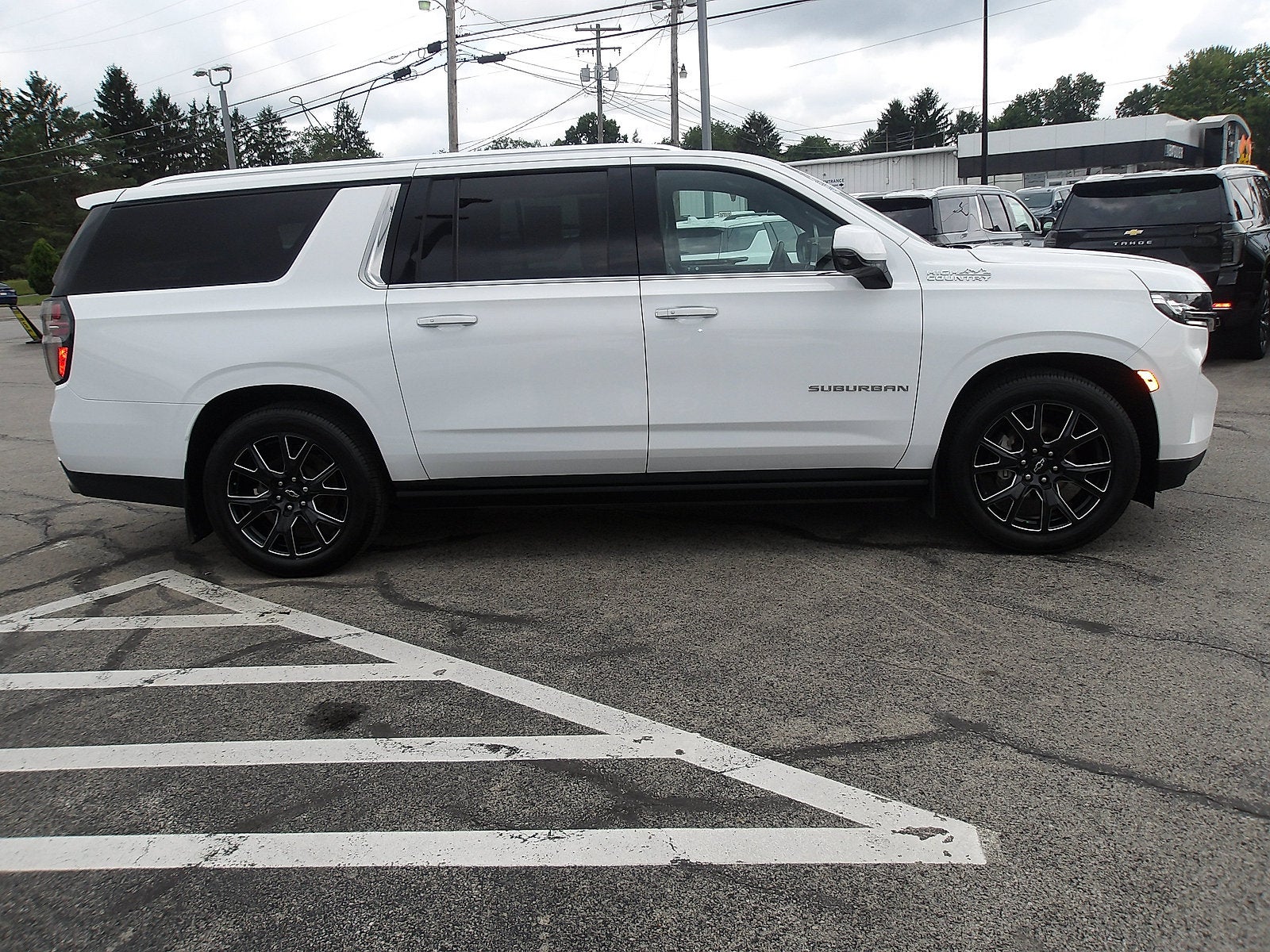 2023 Chevrolet Suburban High Country