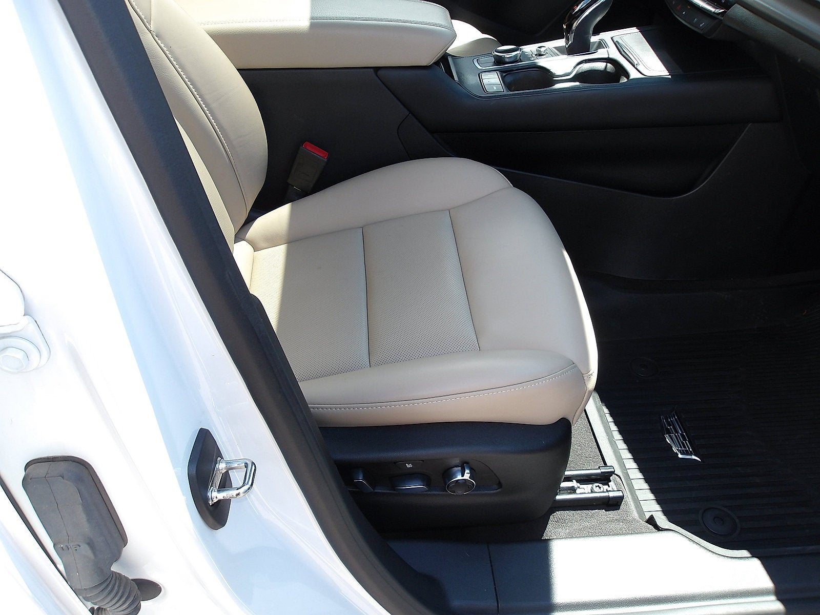 2024 Cadillac XT4 AWD Premium Luxury