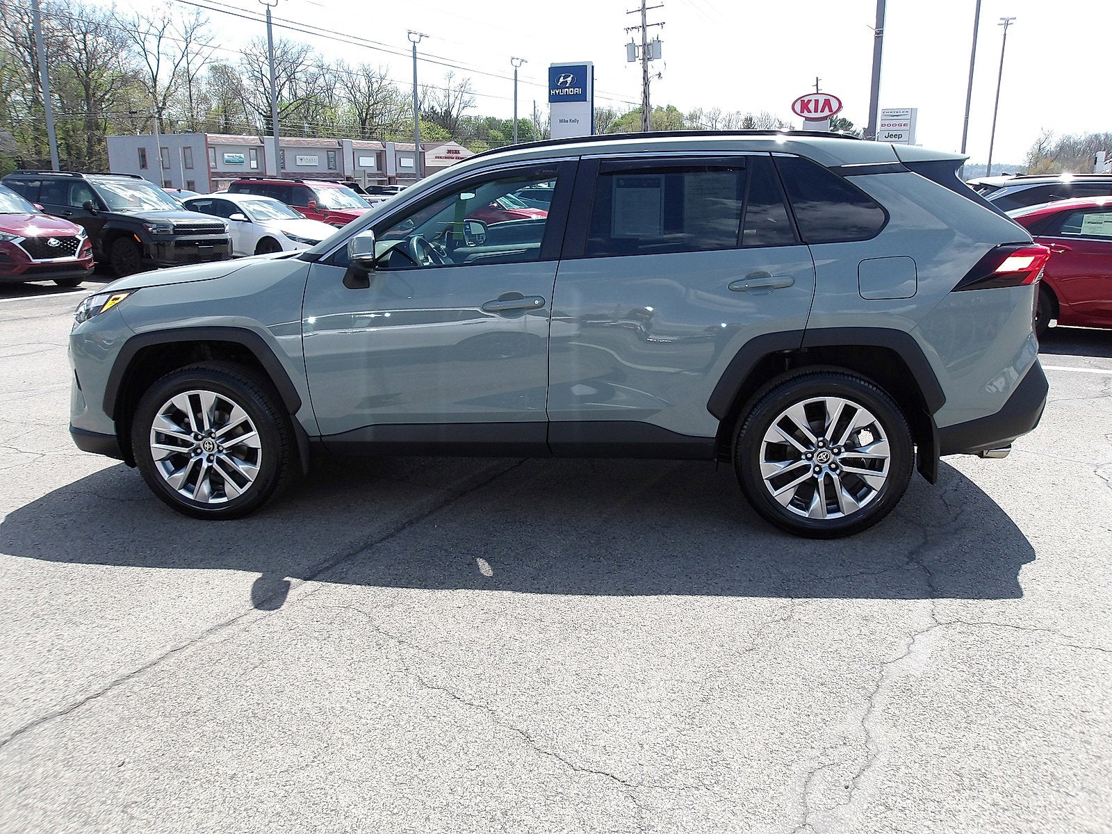 2022 Toyota RAV4 XLE Premium