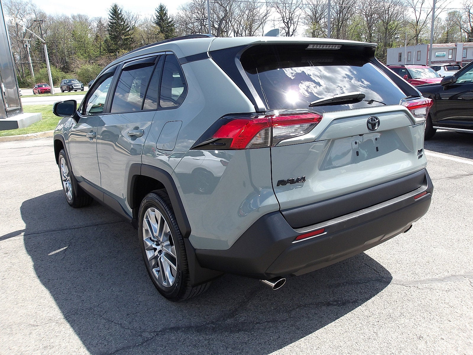 2022 Toyota RAV4 XLE Premium