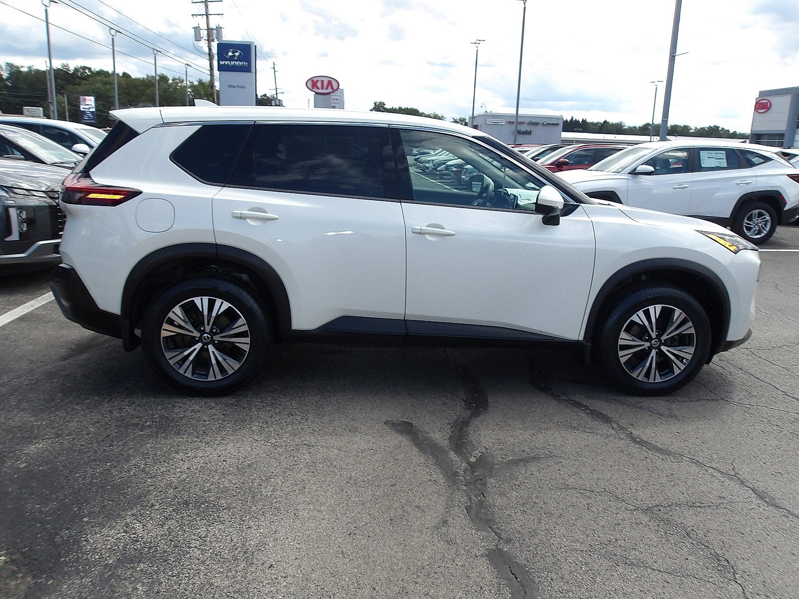 2021 Nissan Rogue SV