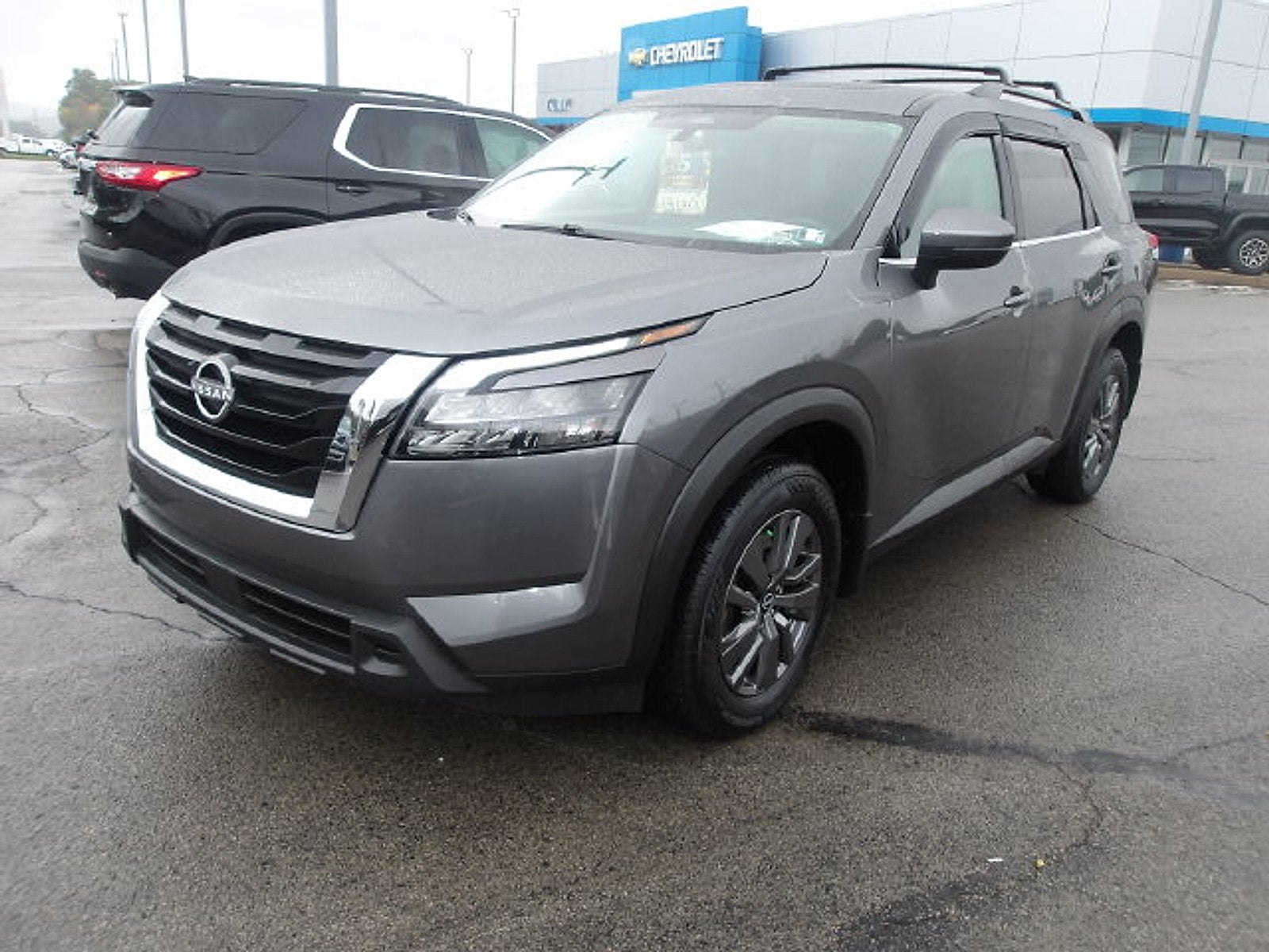 2025 Nissan Pathfinder SV