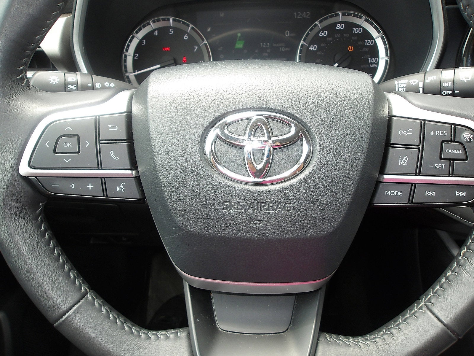 2024 Toyota Highlander Base