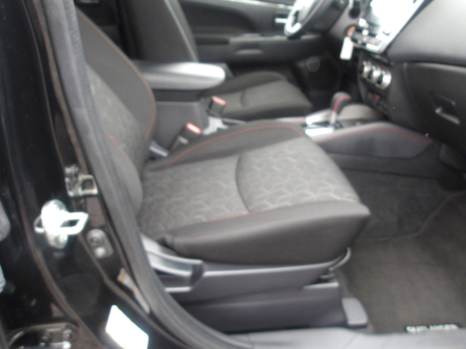 2024 Mitsubishi OUTLANDER Base