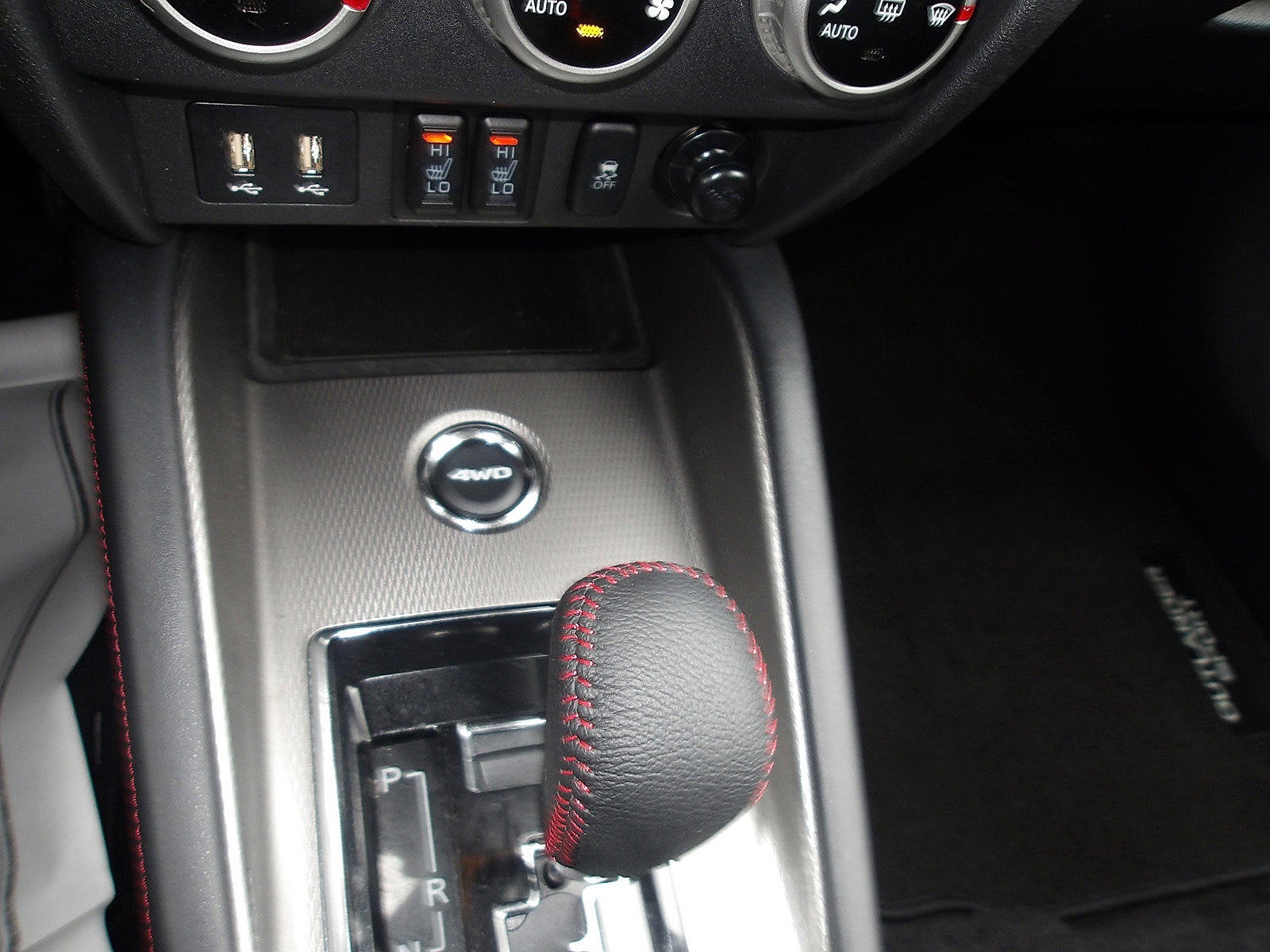 2024 Mitsubishi OUTLANDER Base