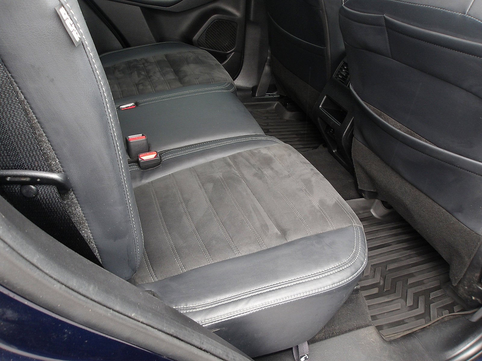 2023 Mitsubishi Outlander Base