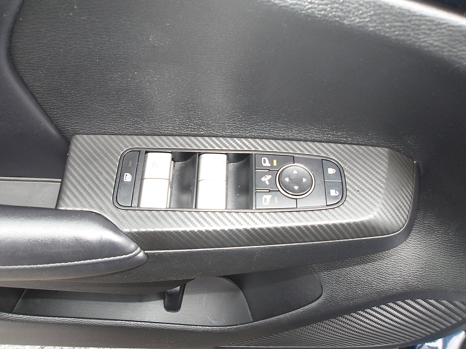 2023 Mitsubishi Outlander Base