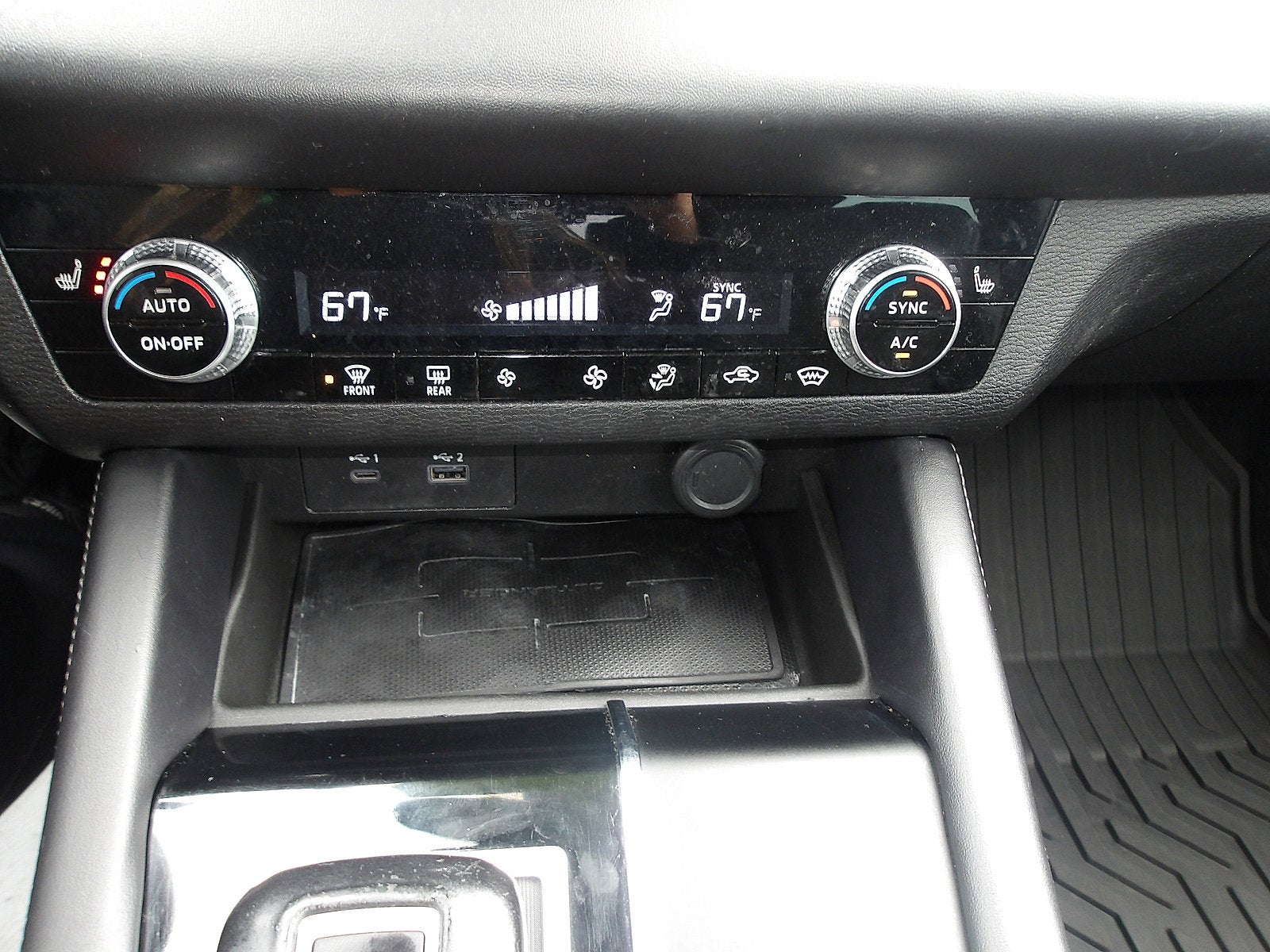 2023 Mitsubishi Outlander Base