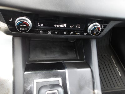 2022 Mitsubishi Outlander Base