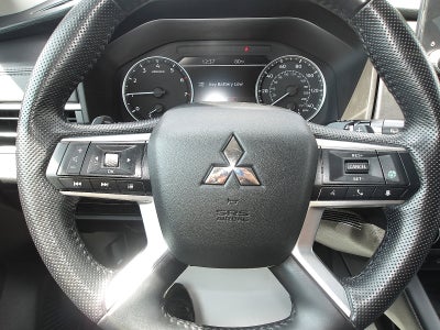 2022 Mitsubishi Outlander Base