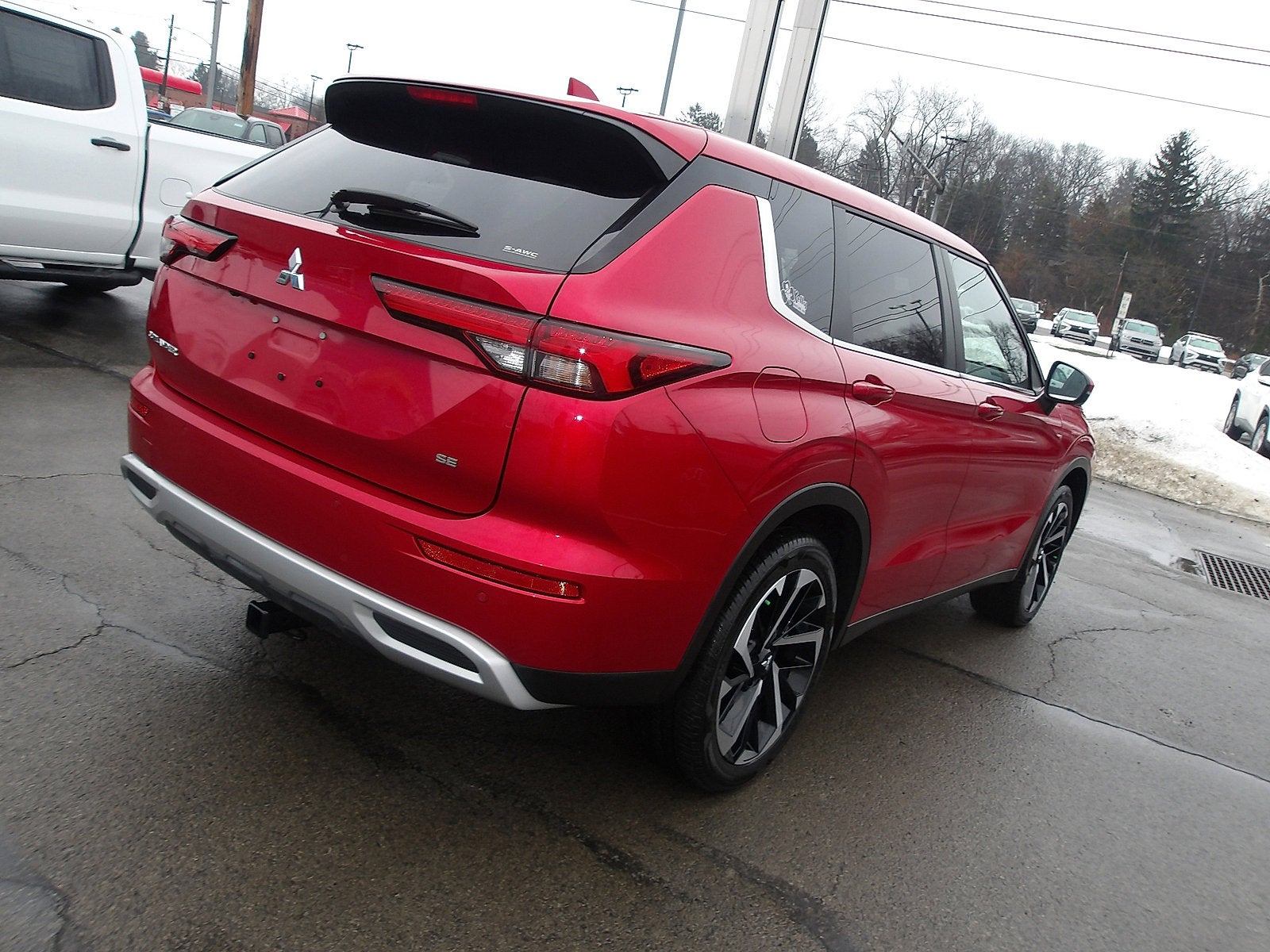 2024 Mitsubishi Outlander Base