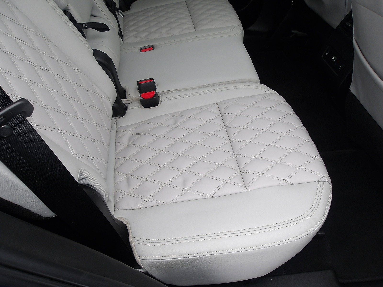 2023 Mitsubishi Outlander Base