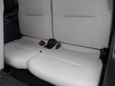 2023 Mitsubishi Outlander Base