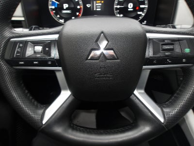 2023 Mitsubishi Outlander Base