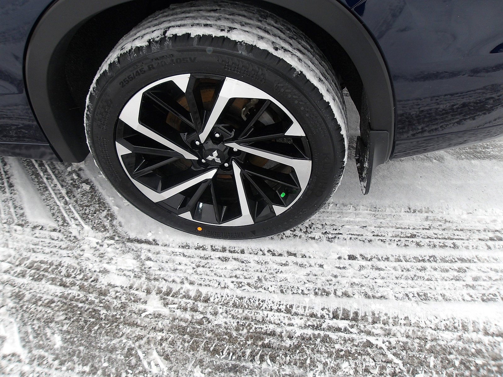 2023 Mitsubishi Outlander Base