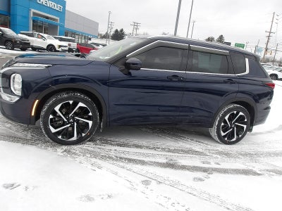 2023 Mitsubishi Outlander Base