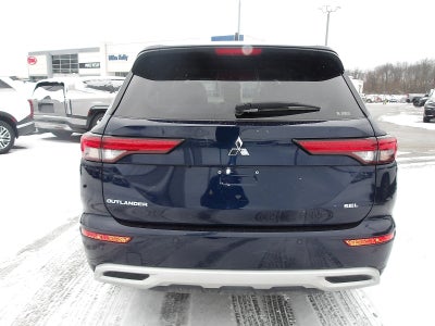 2023 Mitsubishi Outlander Base
