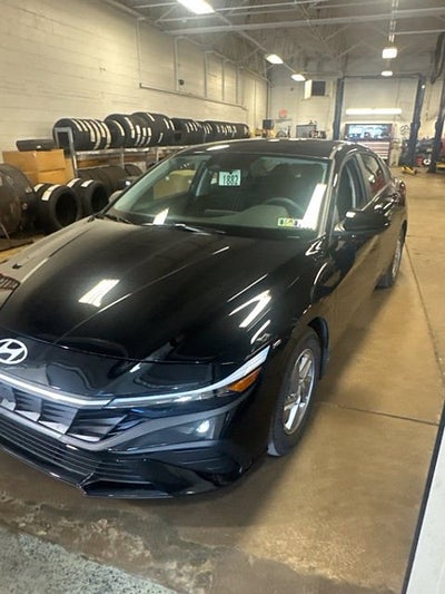 2025 Hyundai ELANTRA SE