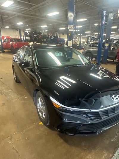 2025 Hyundai ELANTRA SE