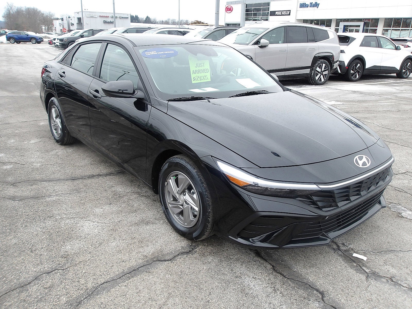 2025 Hyundai ELANTRA SE