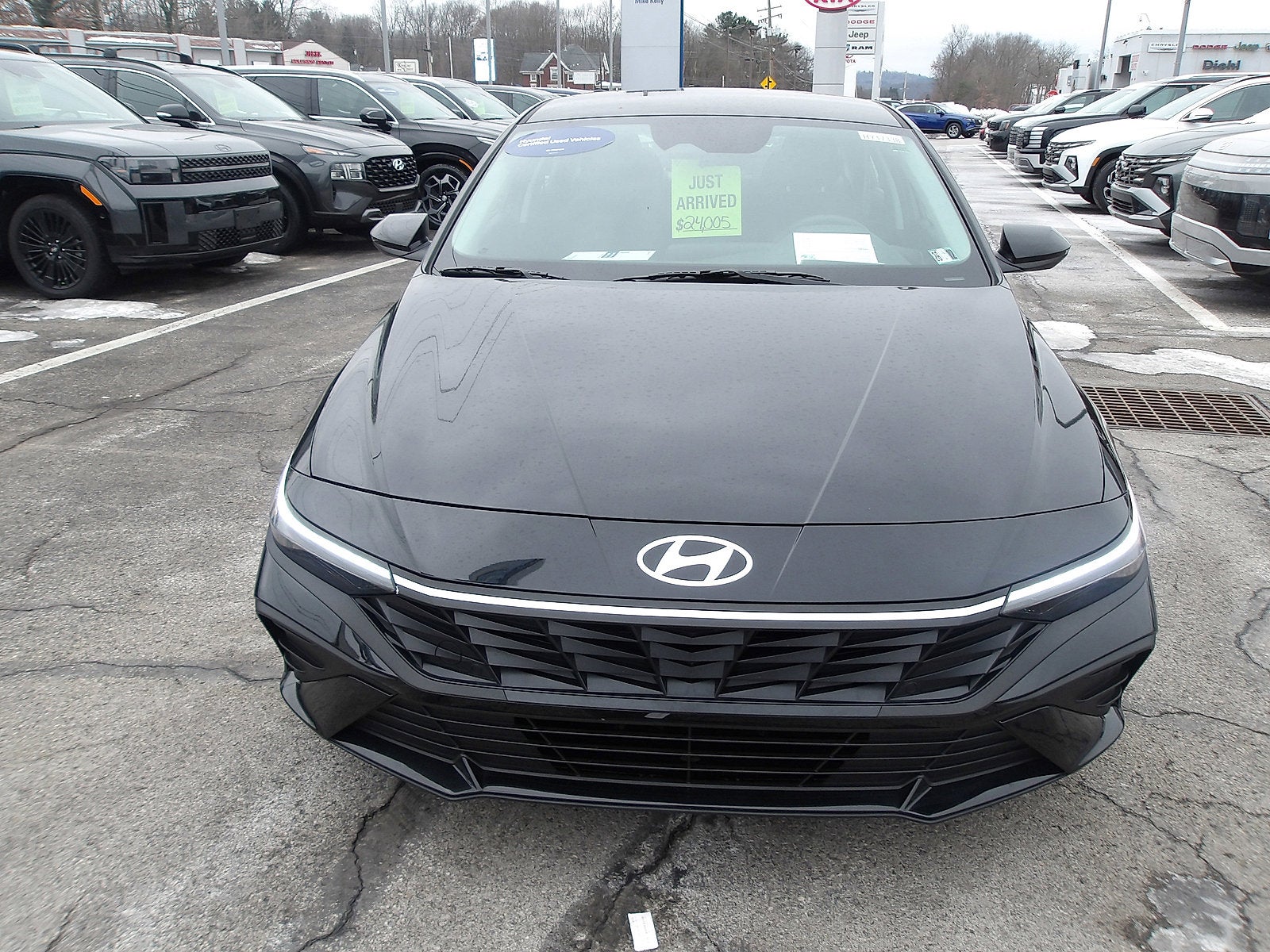 2025 Hyundai ELANTRA SE