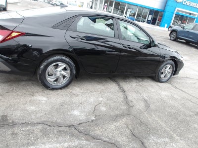 2025 Hyundai ELANTRA SE