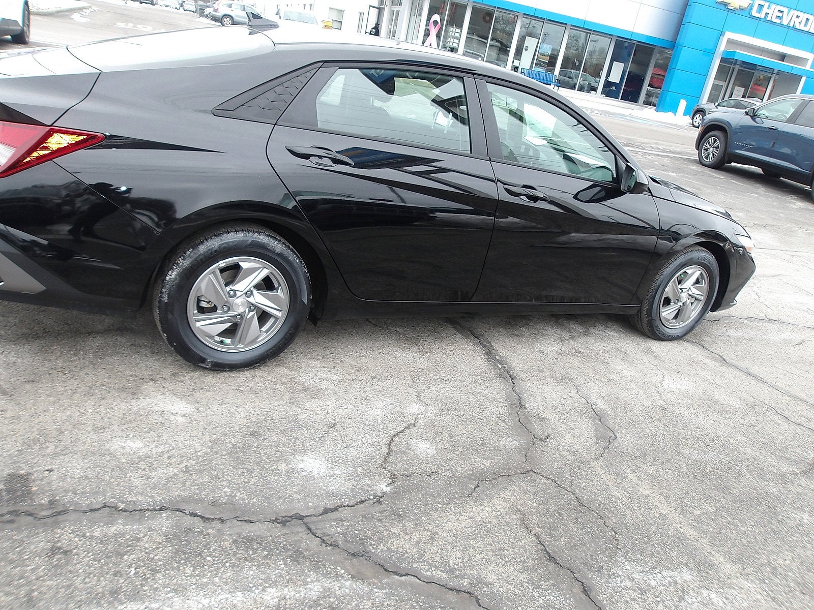 2025 Hyundai ELANTRA SE