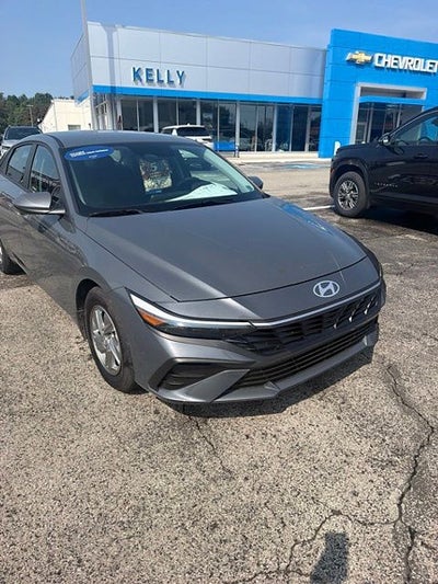 2026 Hyundai ELANTRA SE