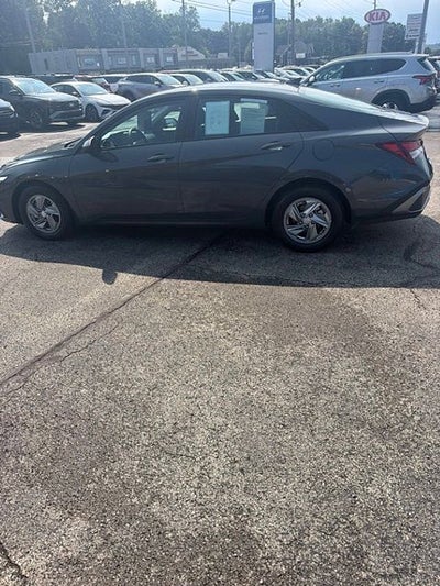 2026 Hyundai ELANTRA SE