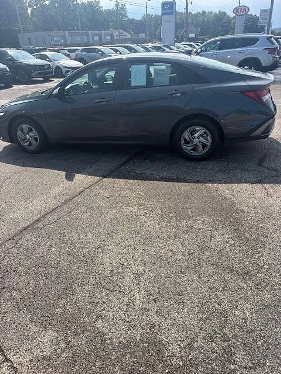 2026 Hyundai ELANTRA SE