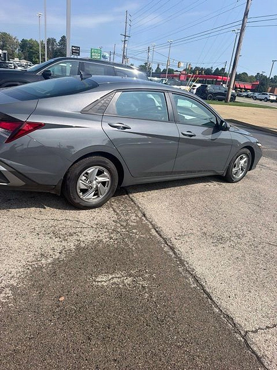 2026 Hyundai ELANTRA SE
