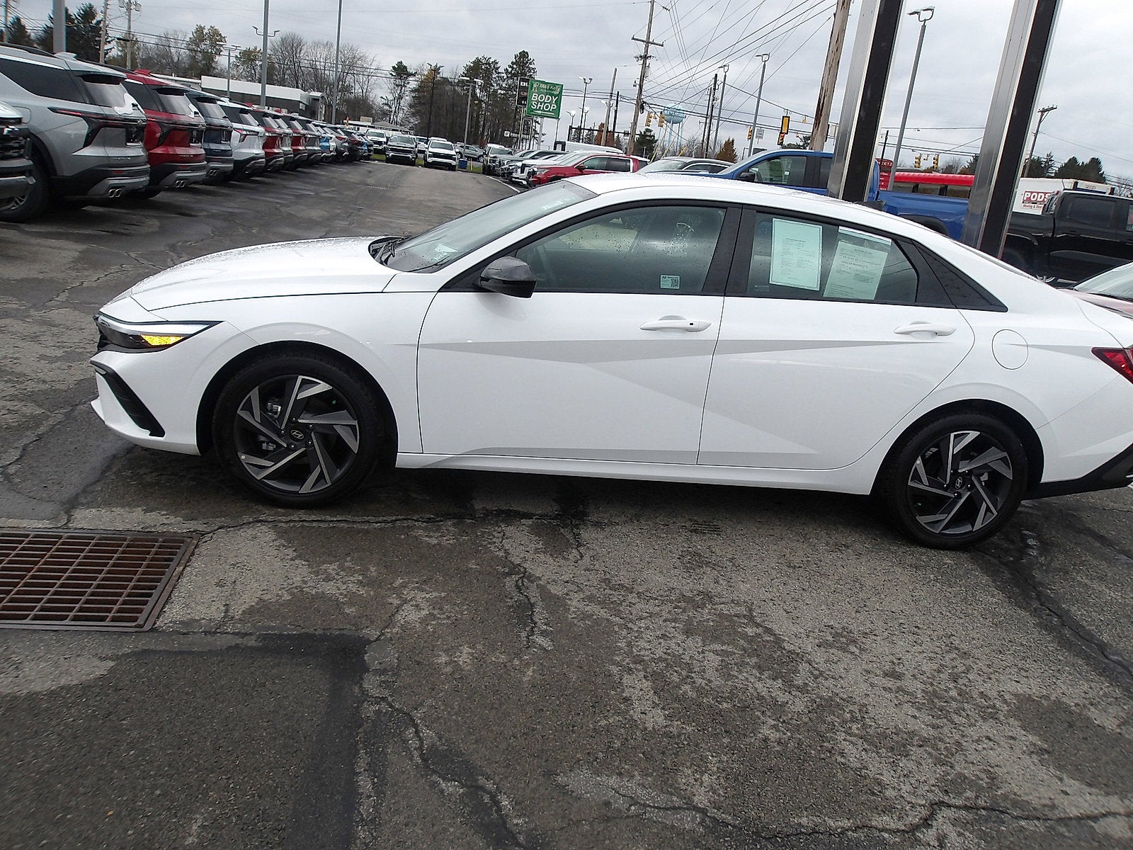 2025 Hyundai ELANTRA SEL Sport