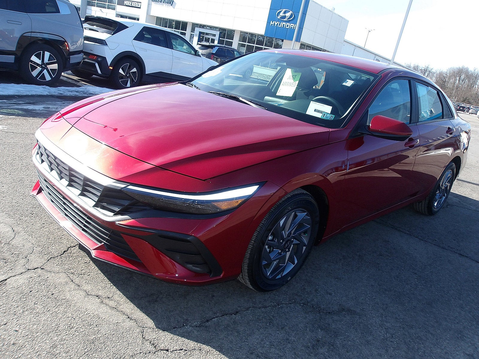 2024 Hyundai ELANTRA SEL