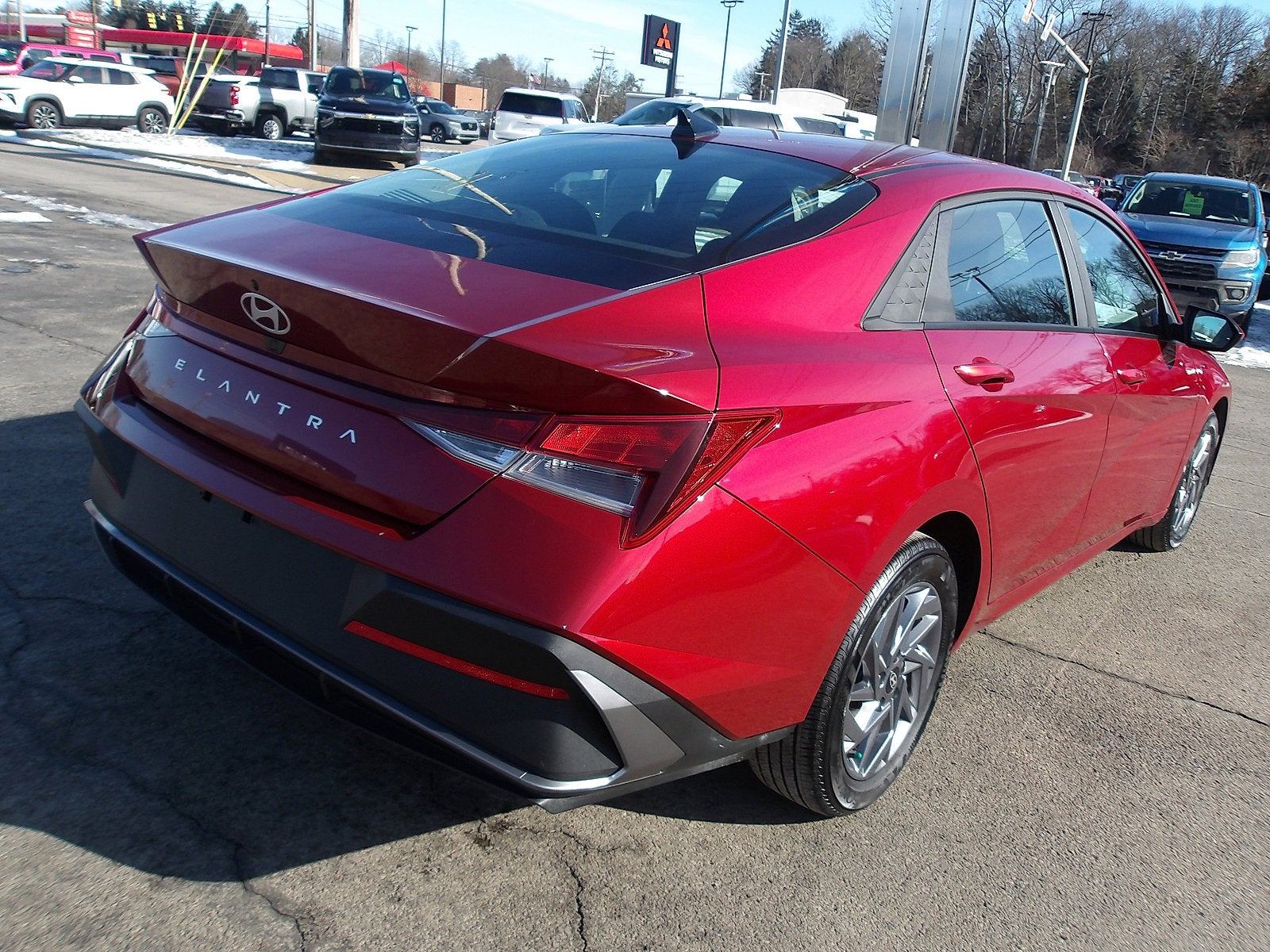 2024 Hyundai ELANTRA SEL