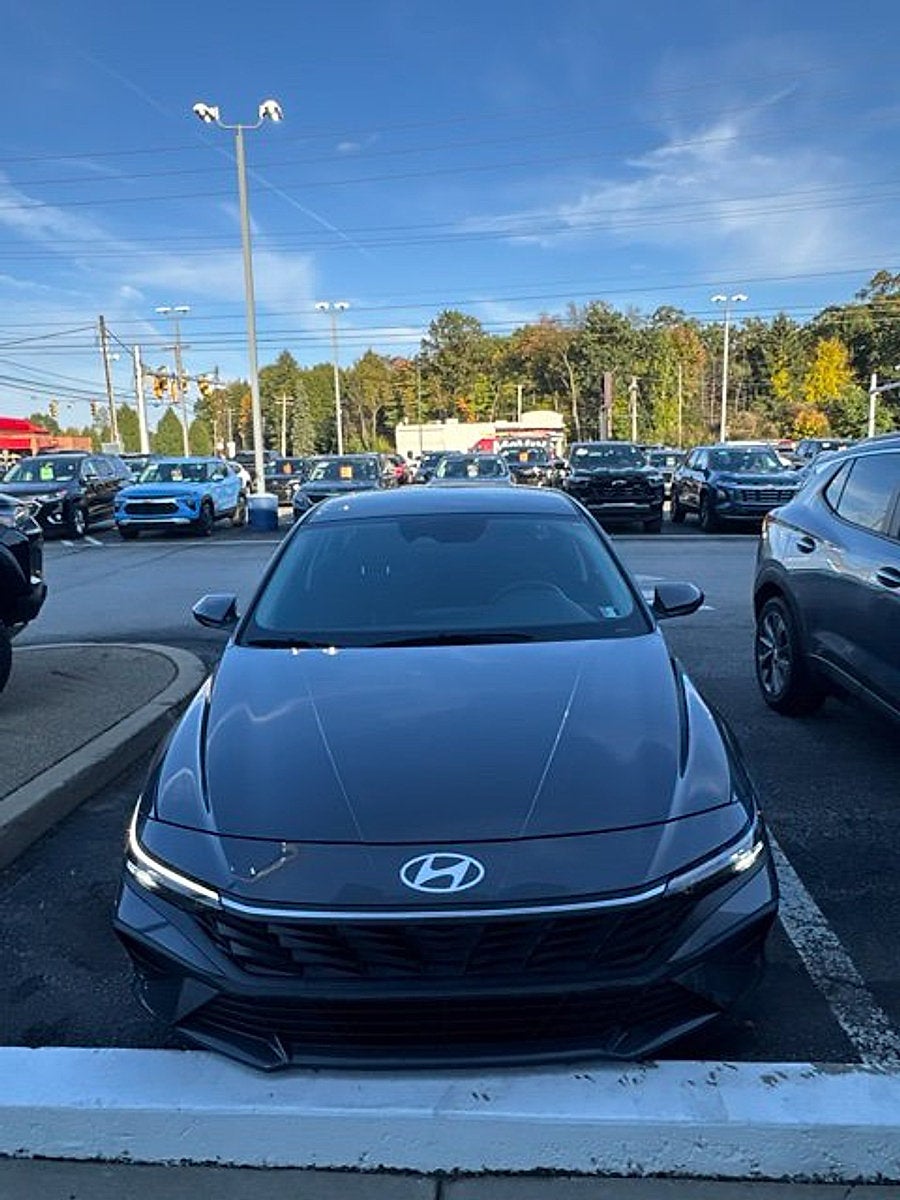 2024 Hyundai ELANTRA SEL
