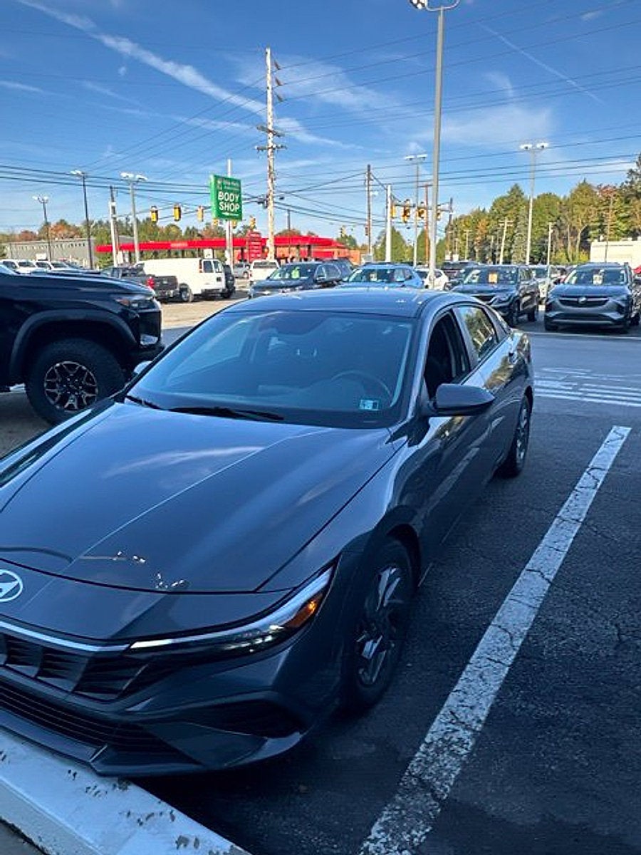 2024 Hyundai ELANTRA SEL