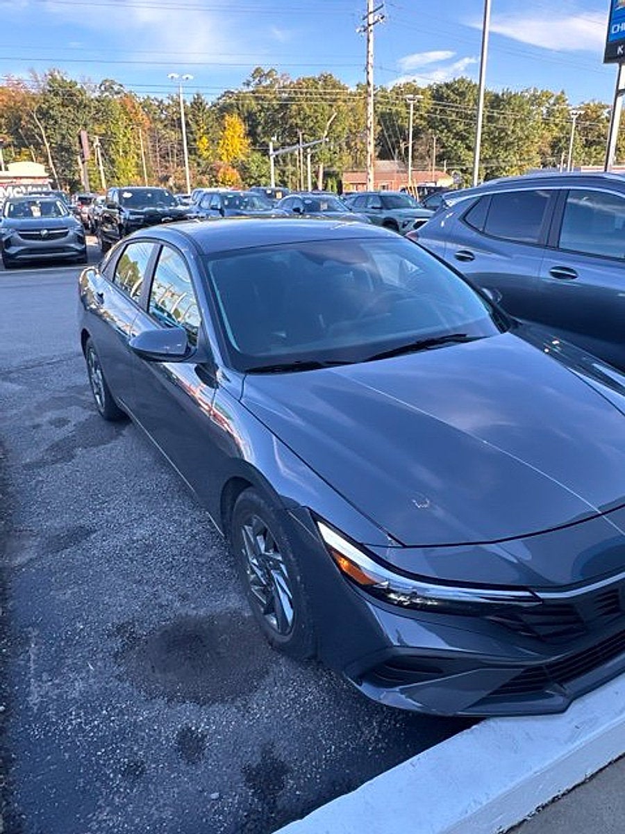 2024 Hyundai ELANTRA SEL