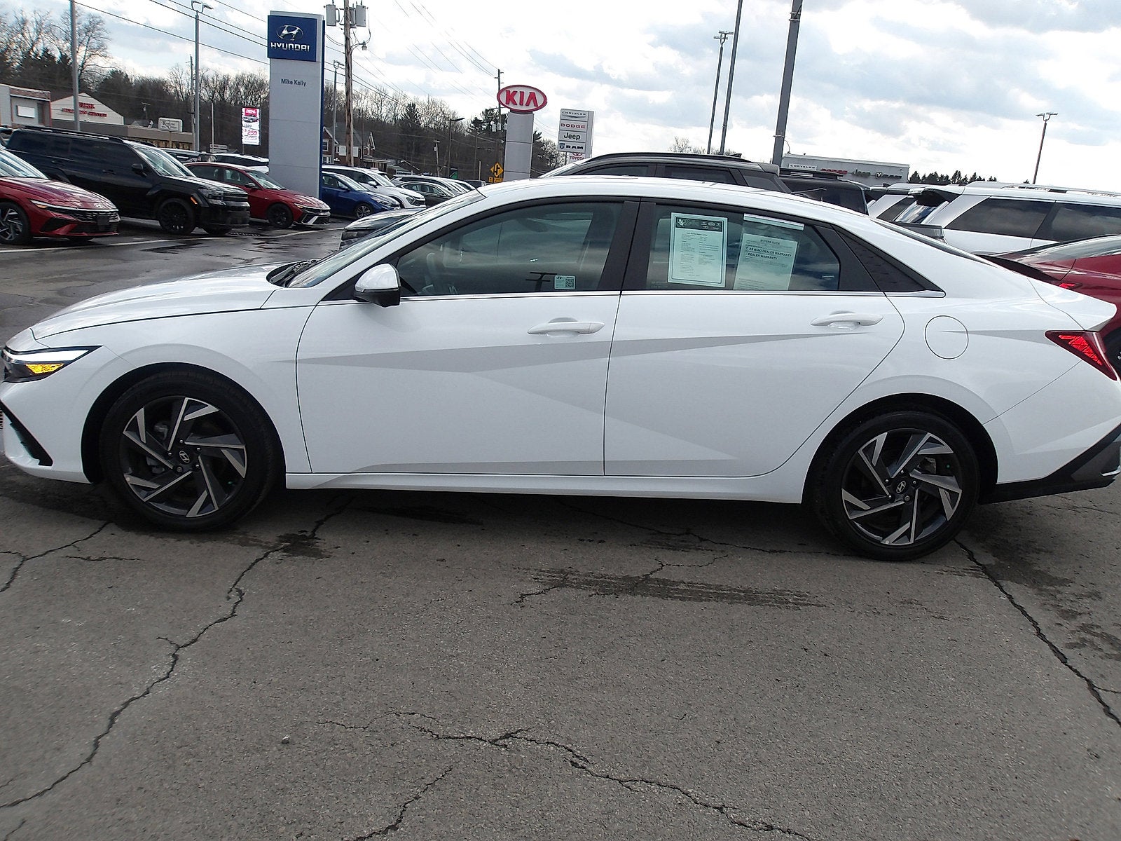 2024 Hyundai ELANTRA Limited