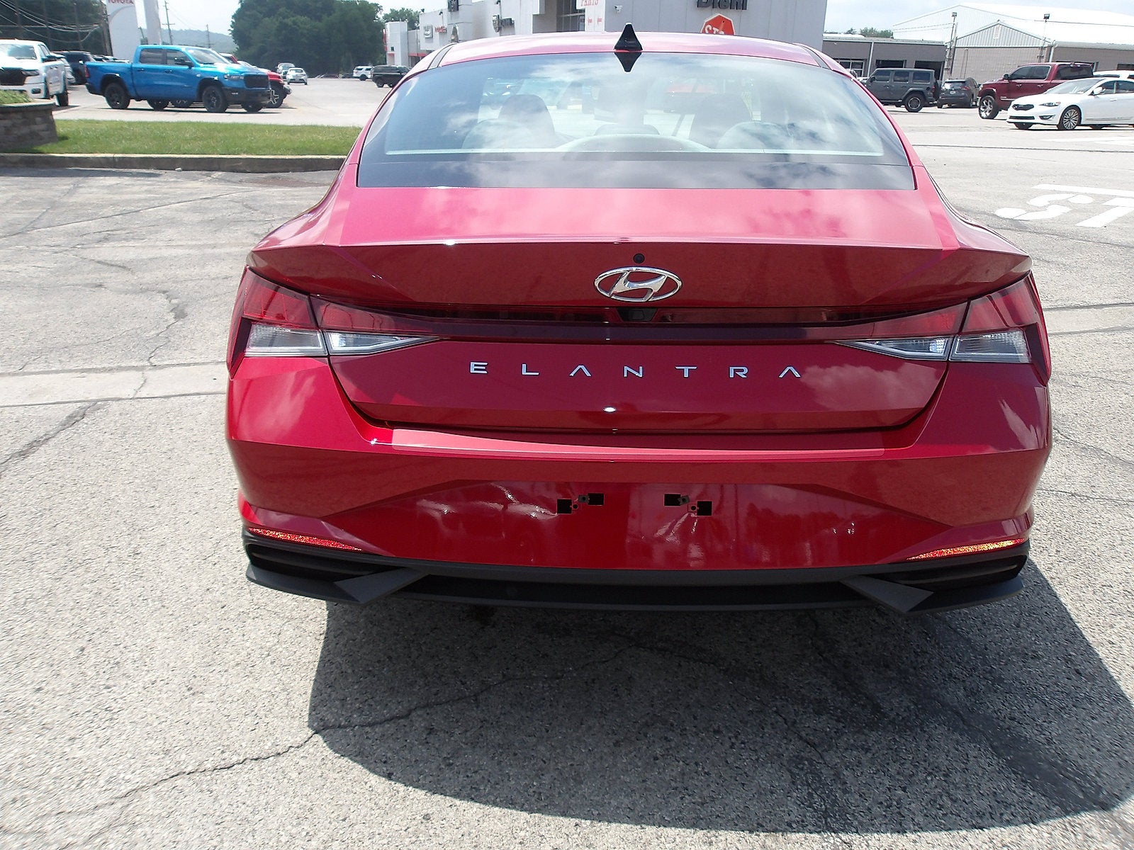 2023 Hyundai ELANTRA SEL