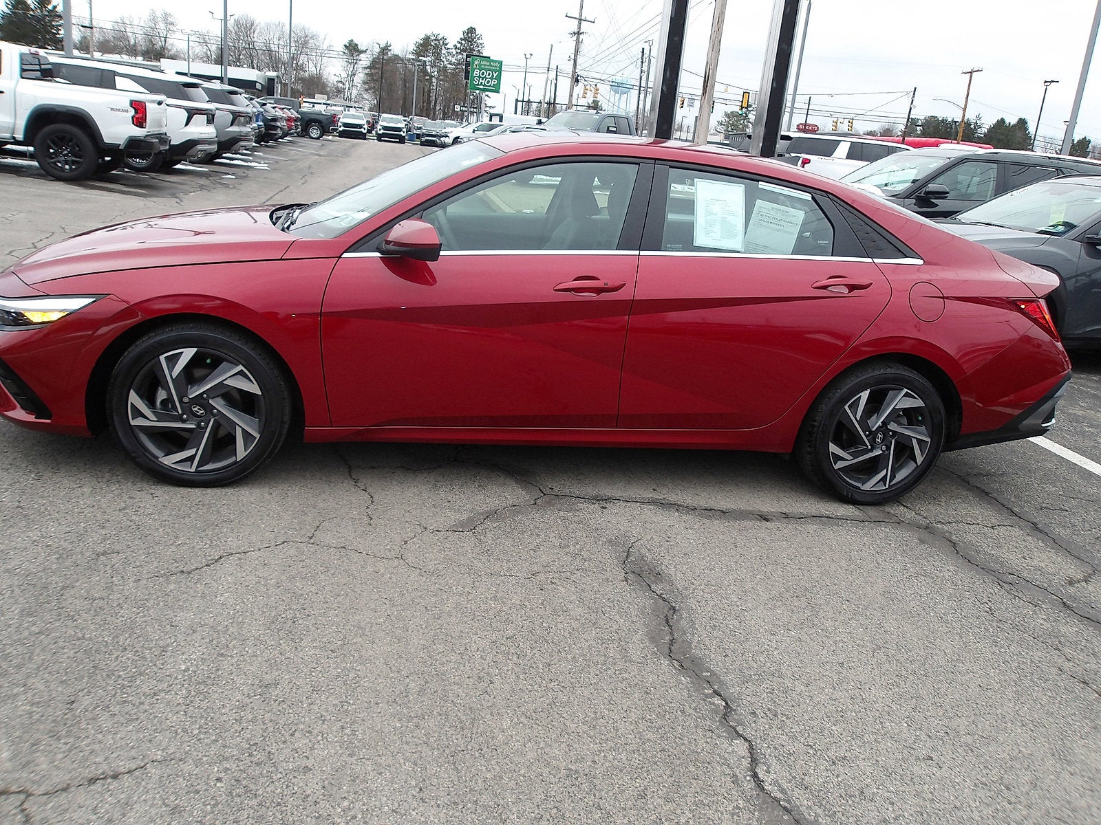 2024 Hyundai ELANTRA SEL