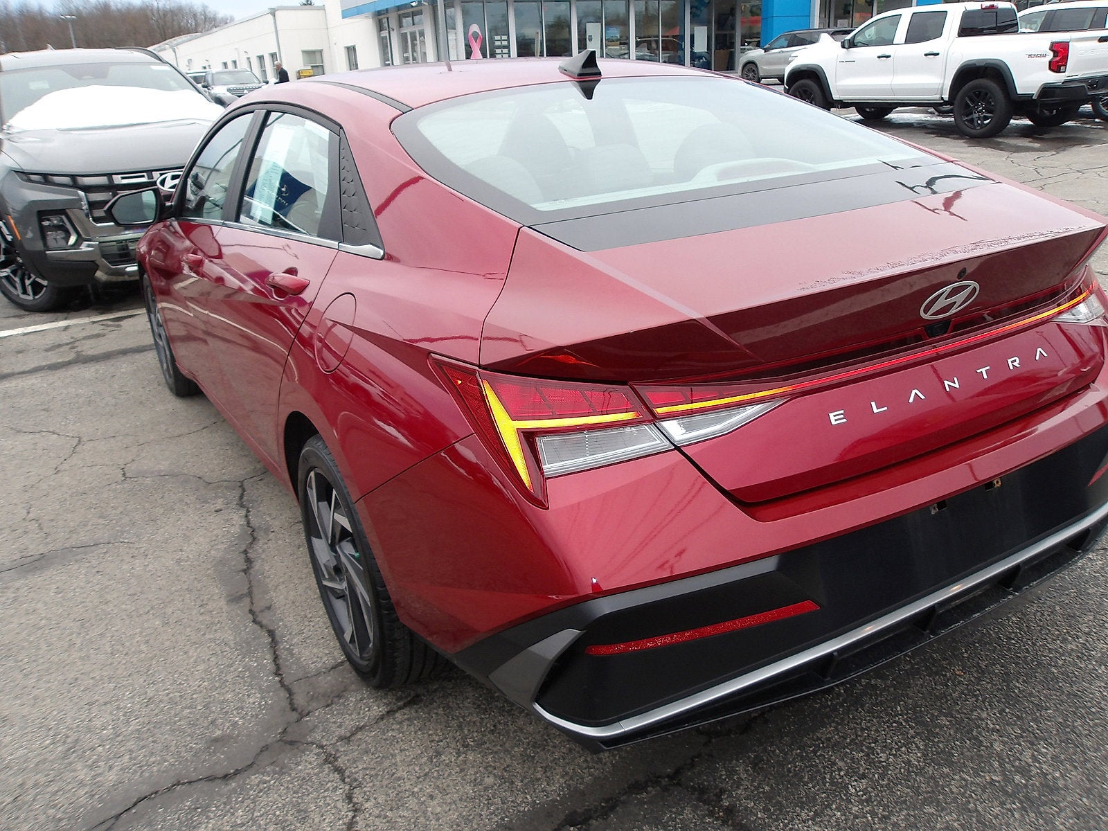 2024 Hyundai ELANTRA SEL