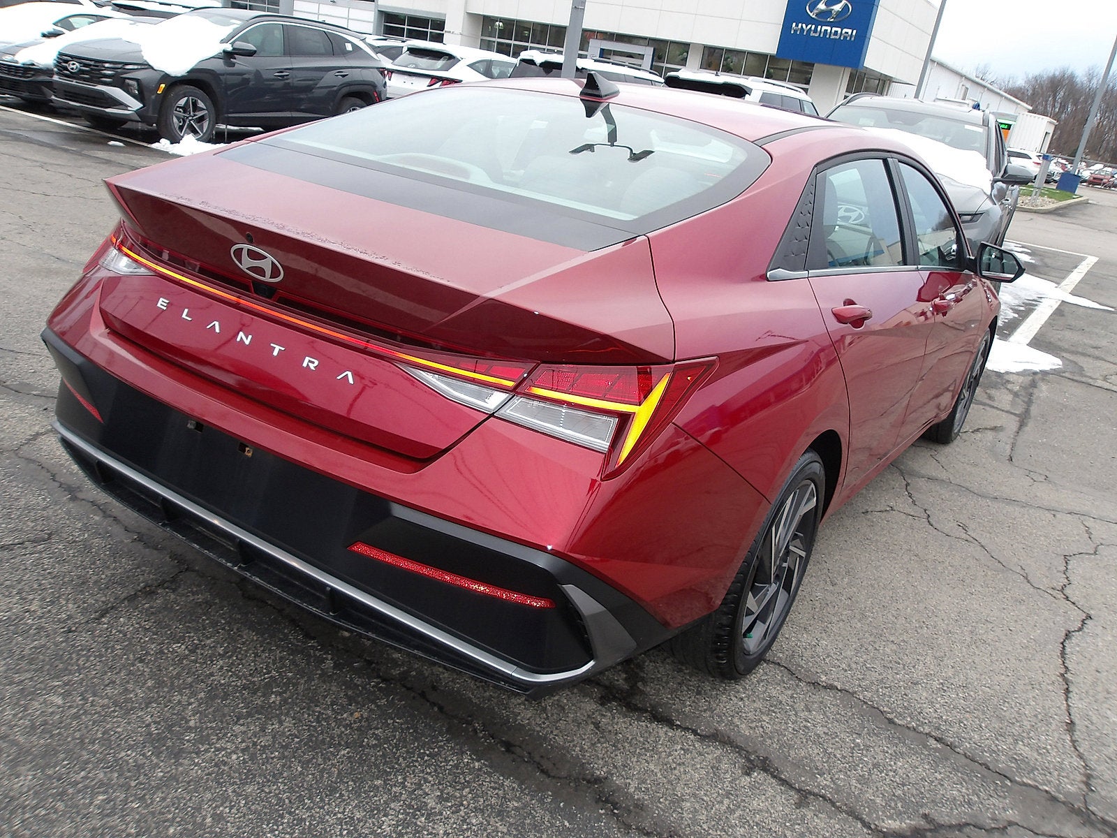 2024 Hyundai ELANTRA SEL