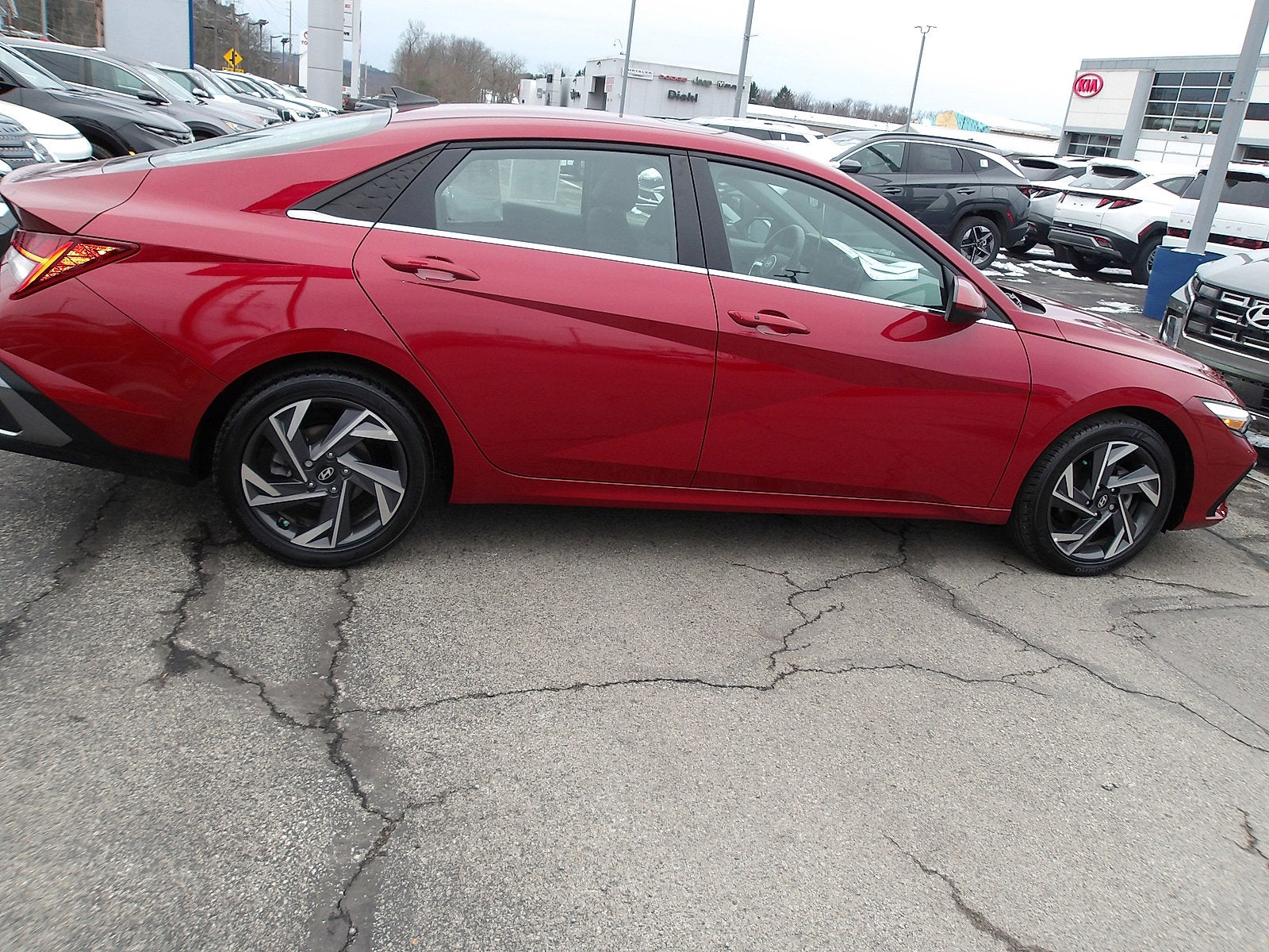 2024 Hyundai ELANTRA SEL