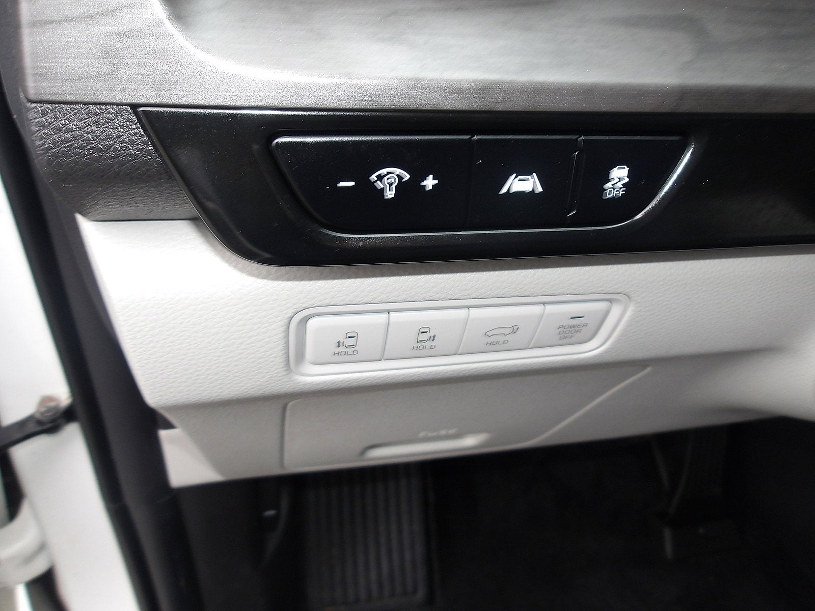 2023 Kia Carnival EX