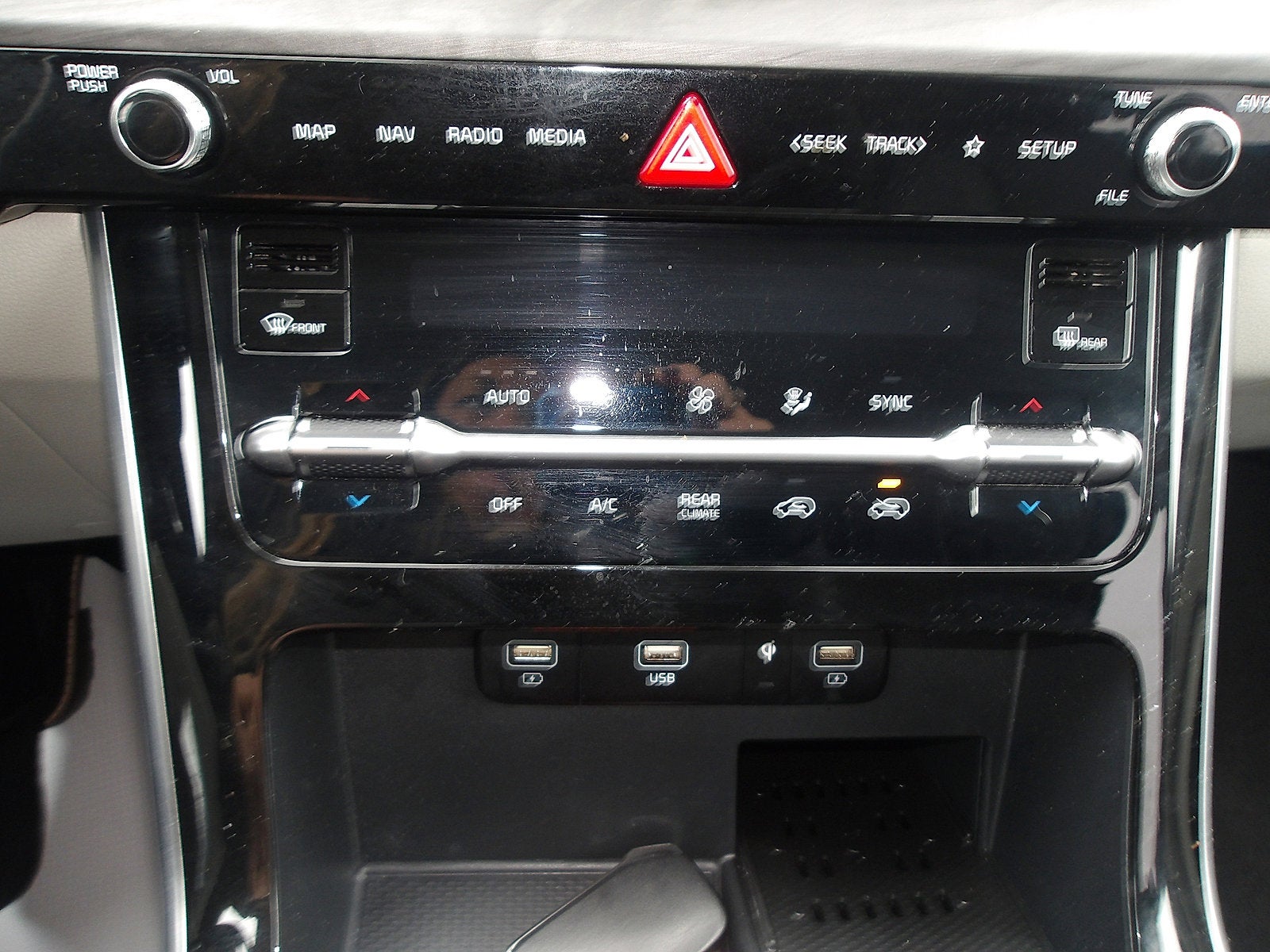 2023 Kia Carnival EX