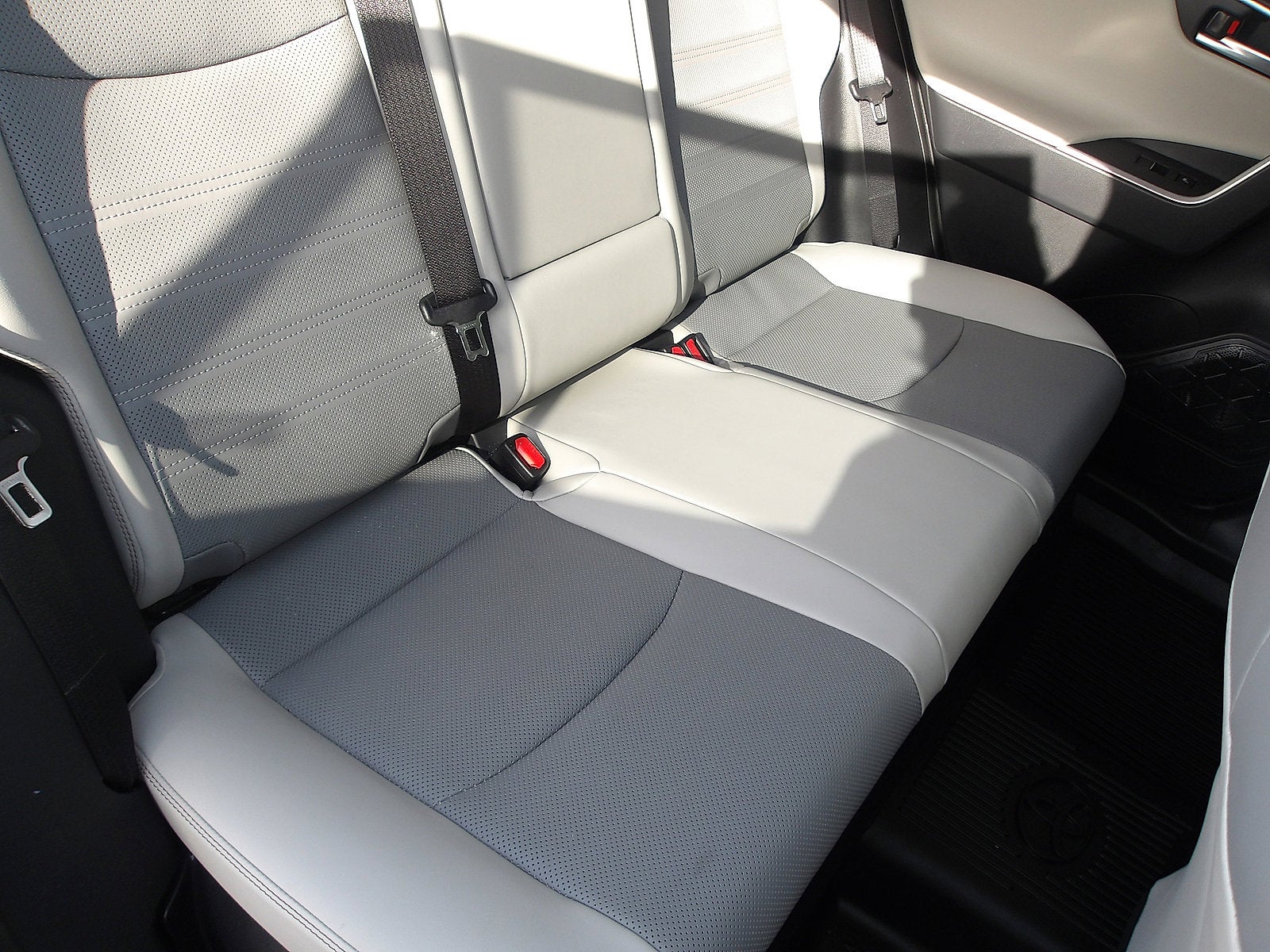 2023 Kia Carnival EX