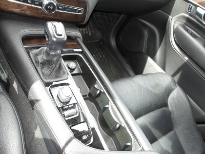 2019 Volvo XC90 Momentum