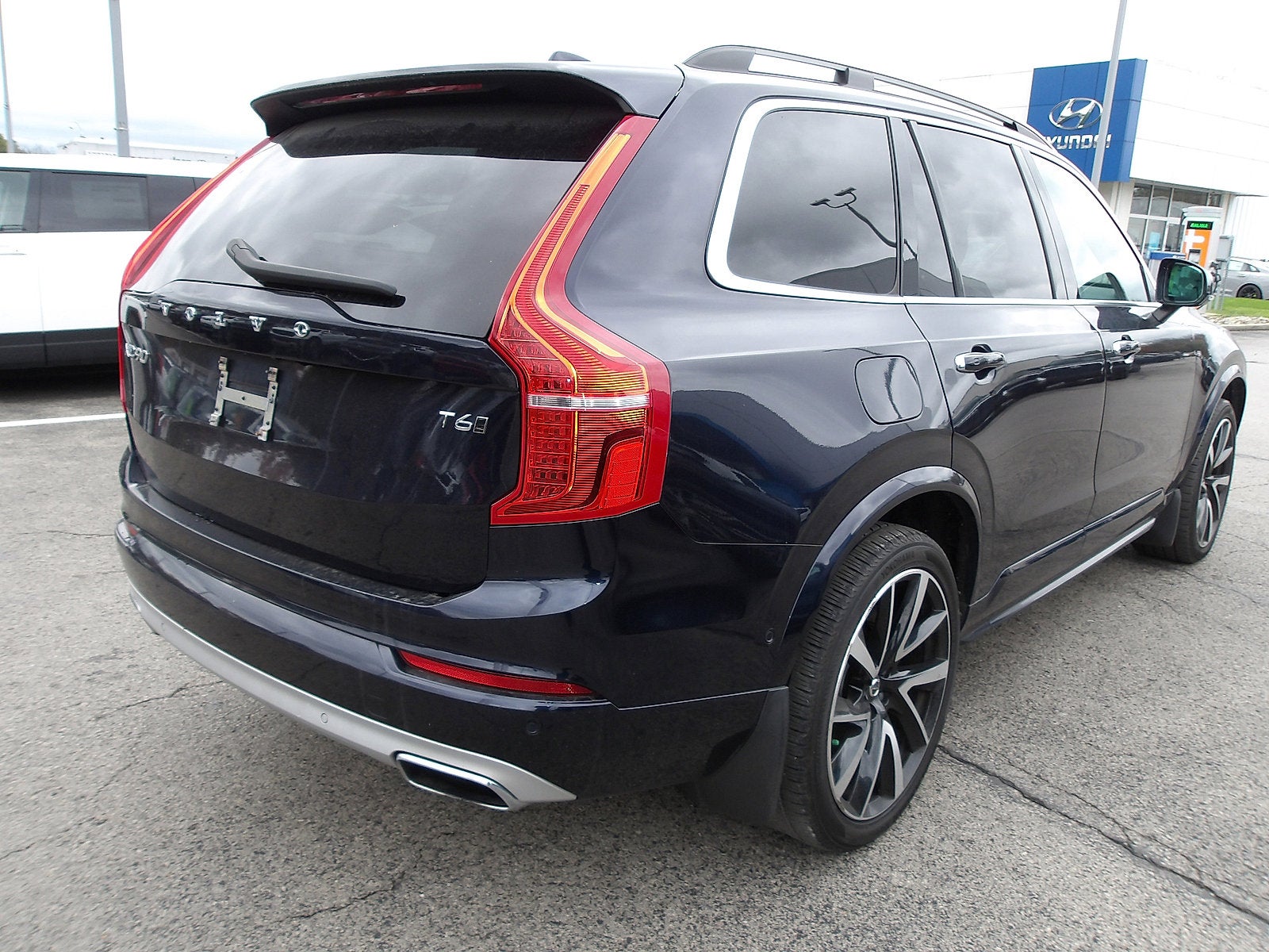 2019 Volvo XC90 Momentum